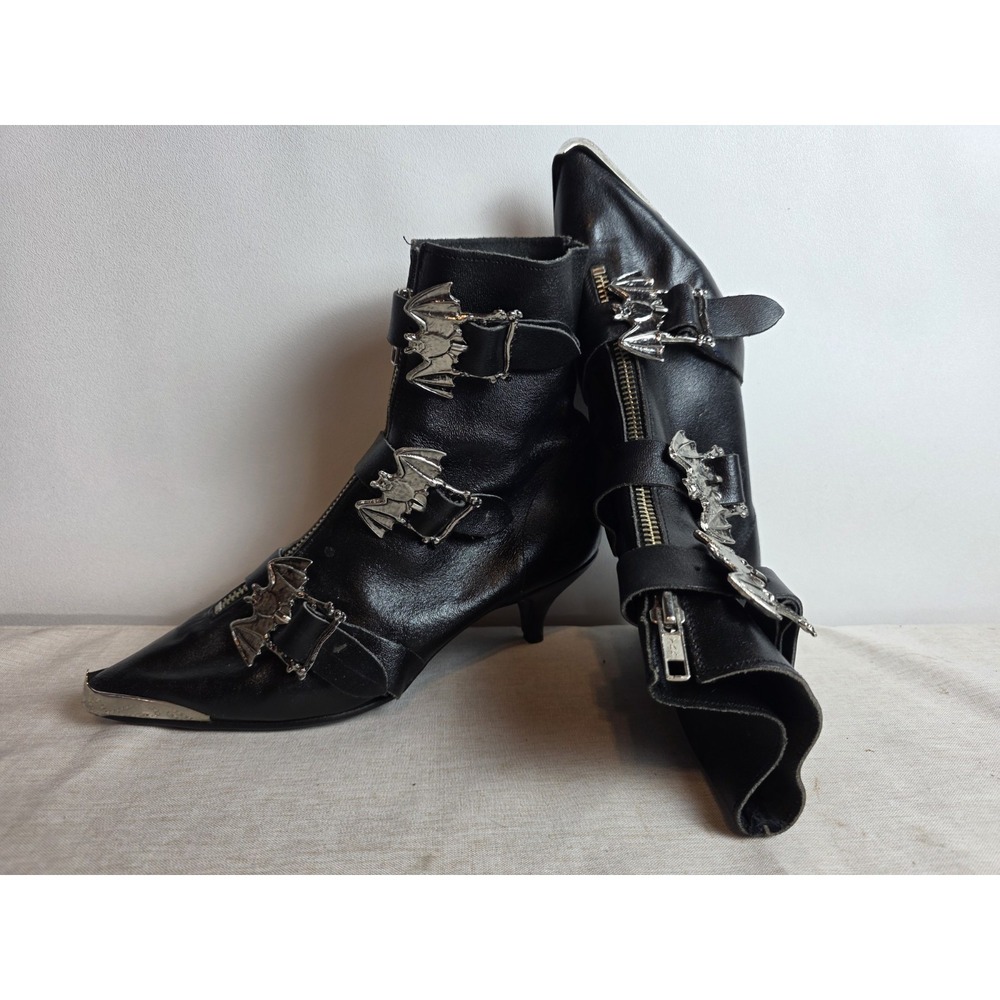 The Berlin Wall Boots Size 4 (England) goth Batwing Black Leather Kitten Heel